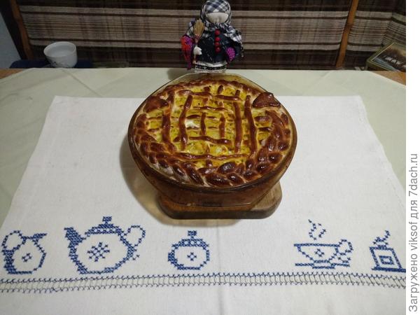 А я с пирогом, внутри капусточка + грибочки и лучок пырей = вкууууууусно!