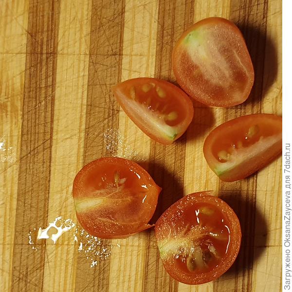 Выглядит вкусно, но вкус кисло-пресный. Несмотря на висение на кусте около месяца.