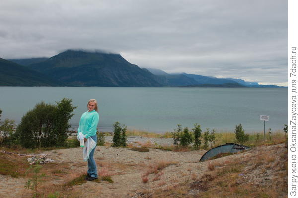 Вот такой вот немалый фьерд. Катались с палаткой, ели с котелка или корманного гриля, голову мыла во фьерде. Холодно - жуть! Но мыж раки =)