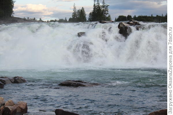Норвегия - страна фьёрдов и водопадов. Последние потрясают
