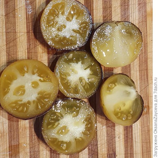 Вкус у одной прямо практически сладенький, 2 другие откровенно так себе. Верю, что на солнышке будет вообще красота! Сею, однозначно!