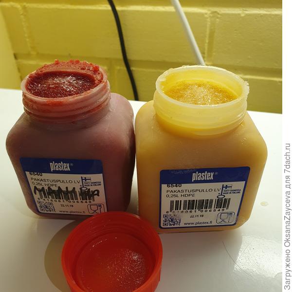 Замороженная малина и морошка в маленьких баночках, так экономнее