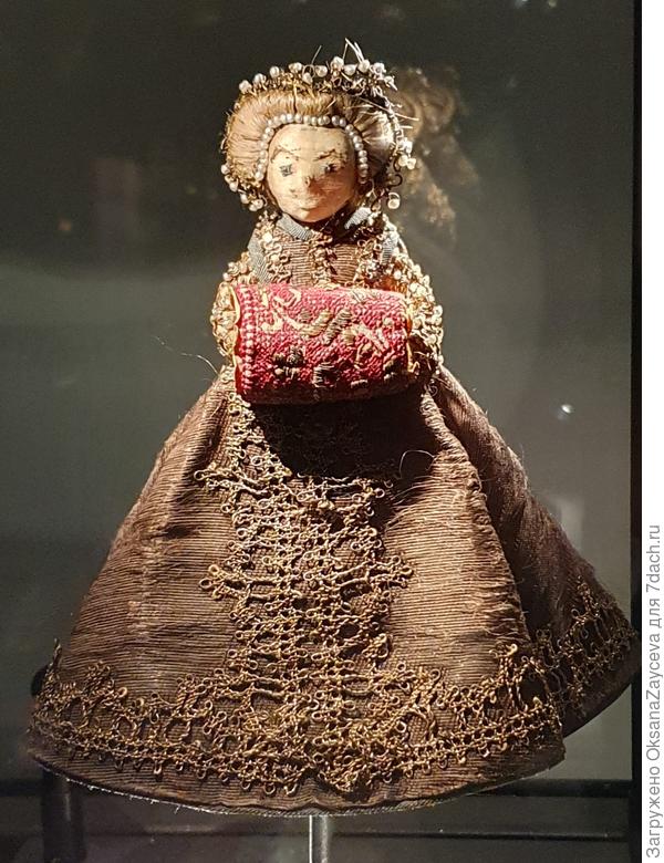 И ее куколка! Милота!