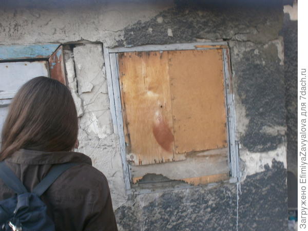 это нечто вроде прихожки было,вход,проще говоря)