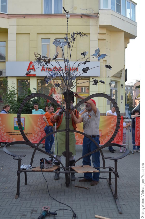 монтаж Скамьи влюбленных