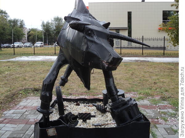 Скульптура Бык, символ нашего компрессорного завода