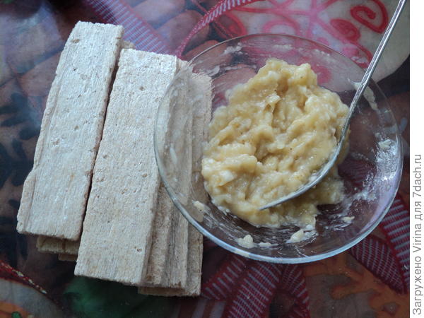 хлебцы - в мешок и скалочкой... банан - вилочкой...