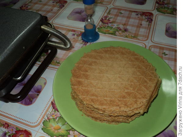 То ли блинко-вафлечки, то ли вафле-блинчики... целая стопка)))