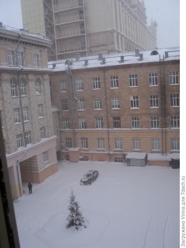 Не особо видно, но метёт, метёт, метёт...