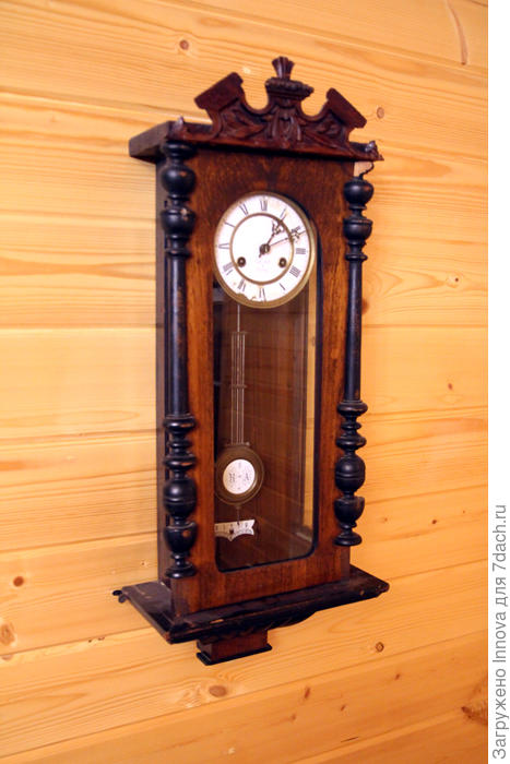 Под этими часами растет уже четвертое поколение нашей семьи
