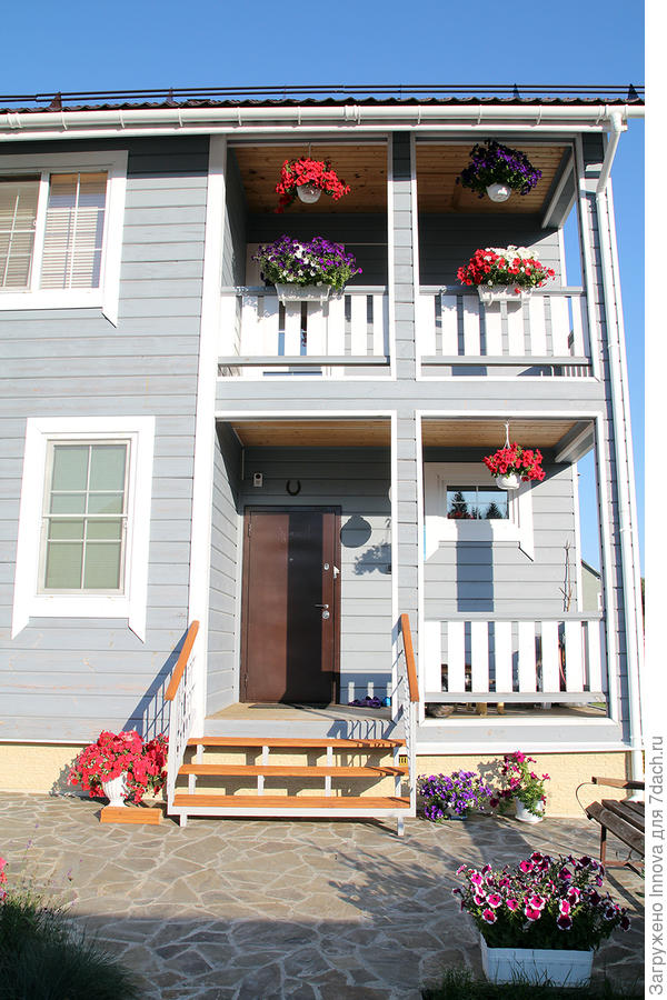 Центральный вход (фото от калитка)