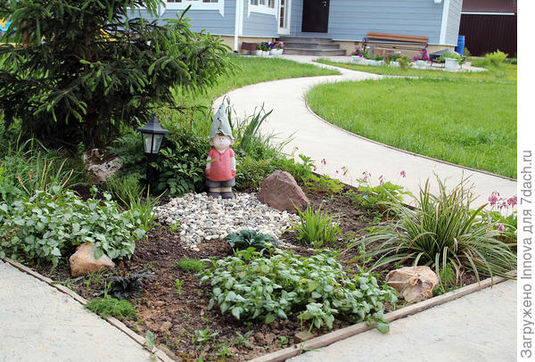 Мальчик уже два сезона несет службу в саду