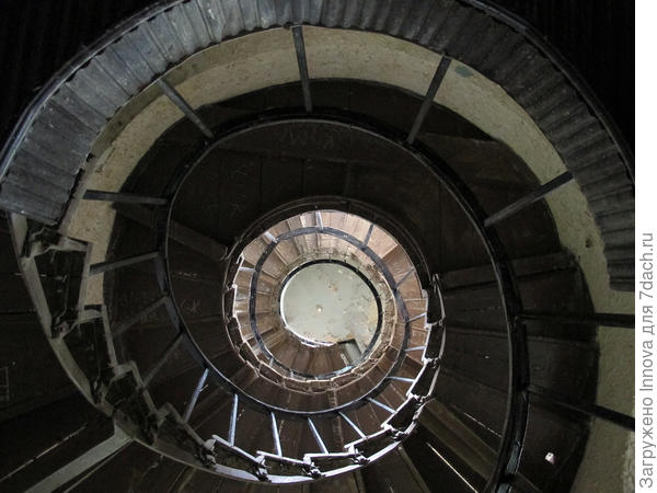 Эта башня внутри