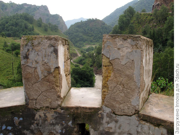 Вид на Долину Нарзанов из той самой заброшенной гостиницы