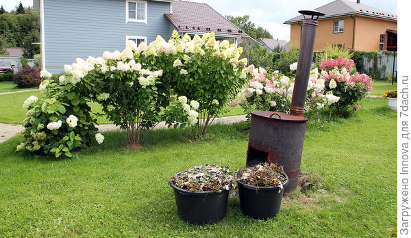 Для быстроты сжигания ветки предварительно режу на кусочки 20-30 см