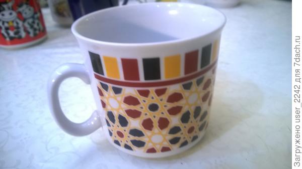 Ещё одна кружечка для чая, но поменьше, мы с дочкой из неё периодически пьём чай.