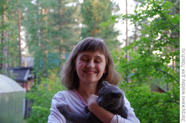 запуталси дед, однако, с катами...