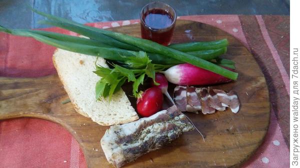 Крестьянский завтрак на огороде 09.05.17.