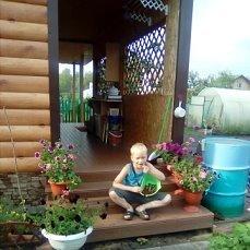 ВЕРАНДА У НАС СКВОЗНАЯ, ОТКРЫТАЯ.