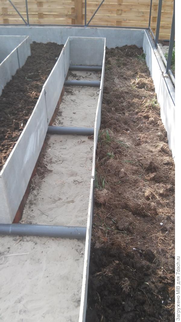 на опилки слой земли