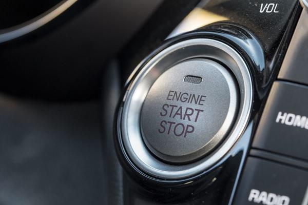 Заводится Kia Rio кнопкой Заводится Kia Rio кнопкой