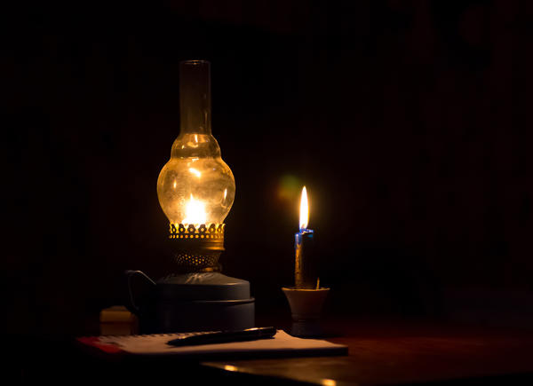 Если свеча сгорает слишком быстро, замените ее керосиновой лампой
