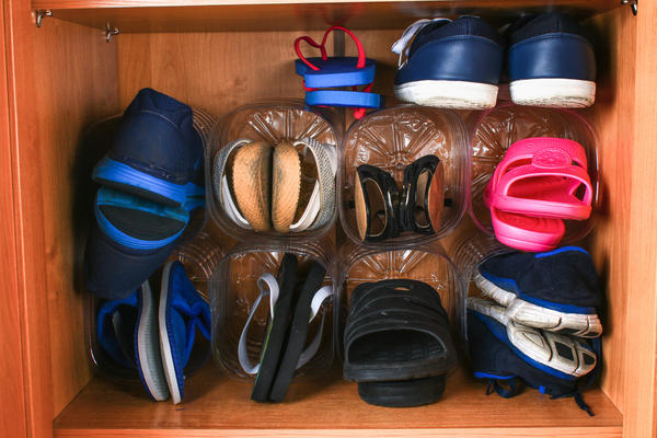 Где и как хранить обувь: полки, шкафы, комоды, ящики, крючки. 50+ фото