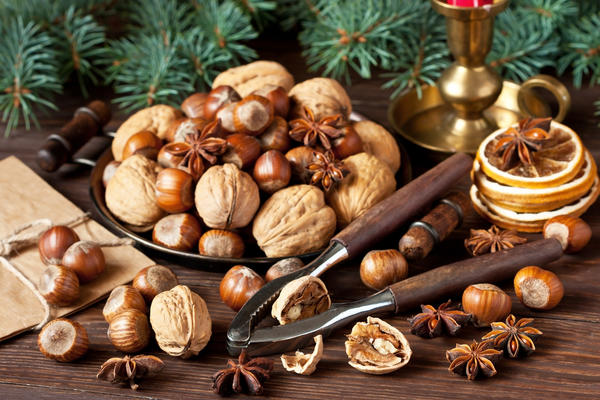 Орехи — традиционное рождественское угощение