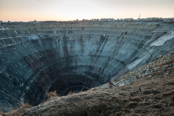 Алмазный карьер мир фото