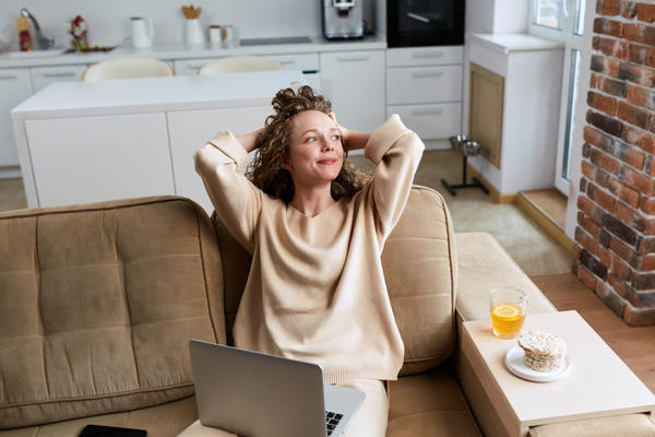 Почувствуйте, что вы есть у себя и что вы себя любите!