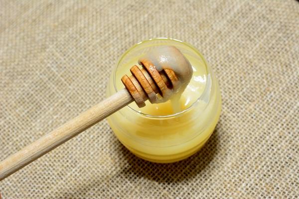 Знатоки уверенно узнают амурский мед по вкусу и аромату