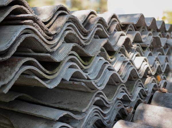 Шифер не самый популярный материал, поэтому на вторичном рынке стоит он недорого