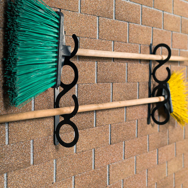 Кронштейны для хранения садового инвентаря