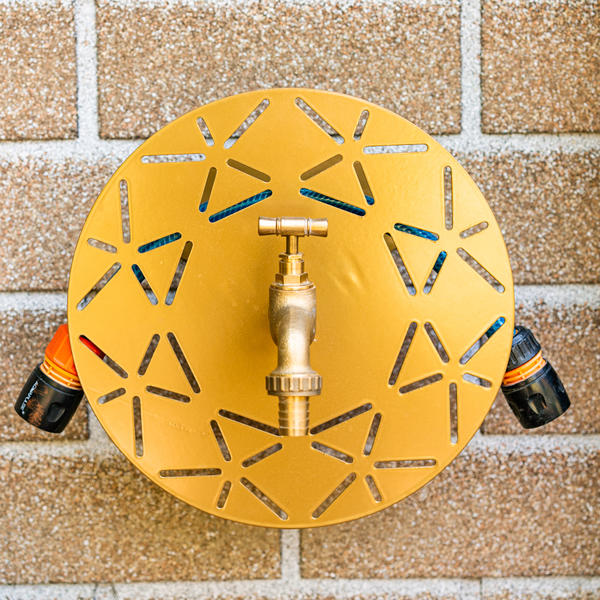 Настенный кронштейн для шланга