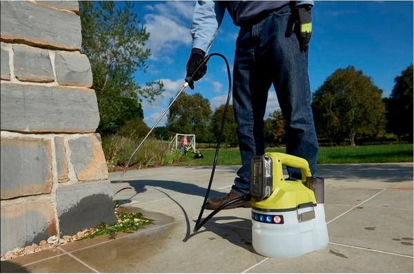 Аккумуляторный опрыскиватель Ryobi OWS1880 ONE+. Фото с сайта ryobi-shop.ru