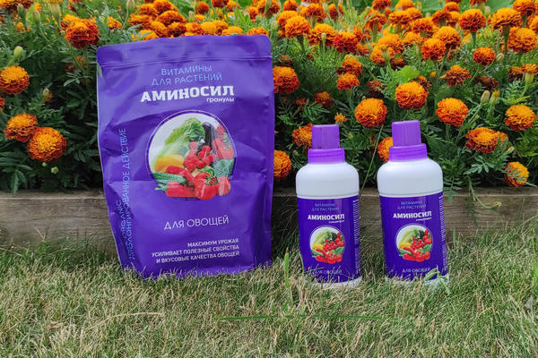 Гранулы работают в фоне, концентрат - это удобрение по ситуации