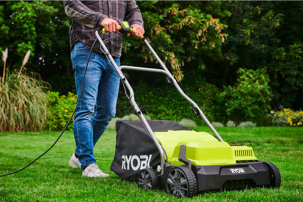 Скарификатор-аэратор Ryobi RY1400SF35A. Фото с сайта ryobi-shop.ru