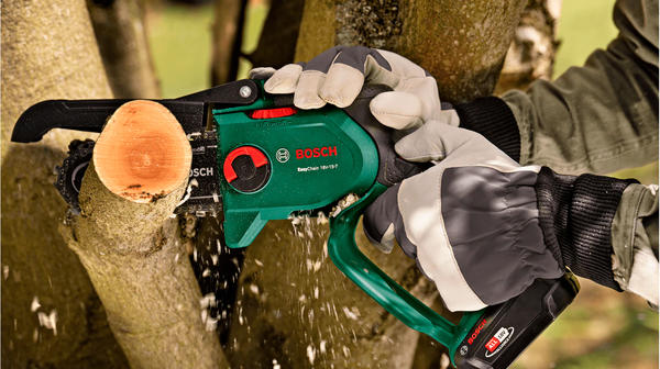 Цепная мини-пила Bosch EasyChain 18V-15-7. Фото с сайта bosch-diy.com/