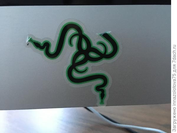 А это наклейка крупным планом