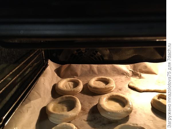 Только поставила в духовку