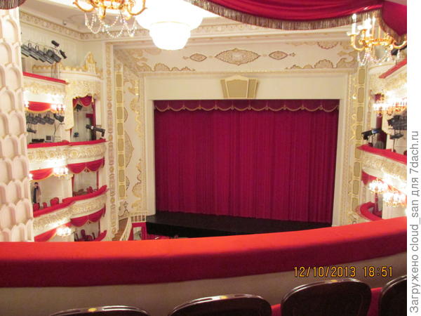 В театре оперы и балета им. Мусы Джалиля.