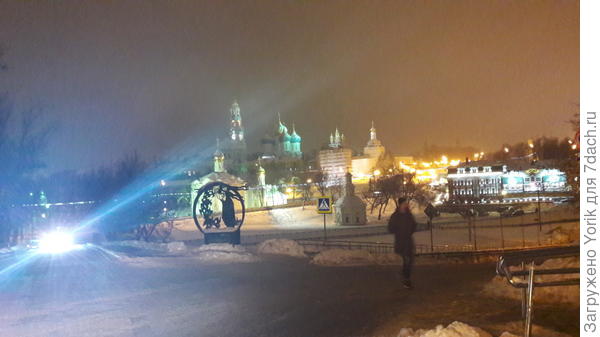 Фото с колес. Возвращаюсь домой мимо Лавры