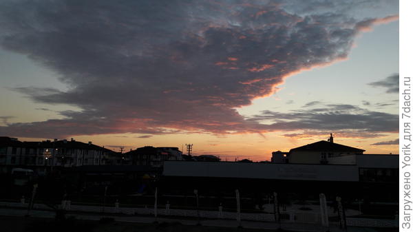 Вот и еще один из дачных дней закончился