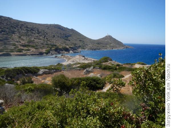 Полюбуемся отсюда прекрасным морским пейзажем