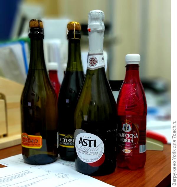 Сегодня пусть не повезло Девчонкам отчего-то - Они статистике назло Опять придут в субботу.