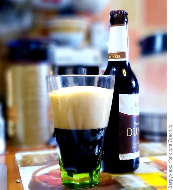 Плотное, с умеренной хмелевой горчинкой