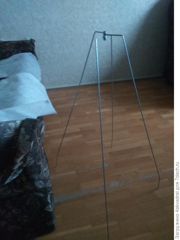 Металлический каркас, на который натягивается более плотный чехол.
