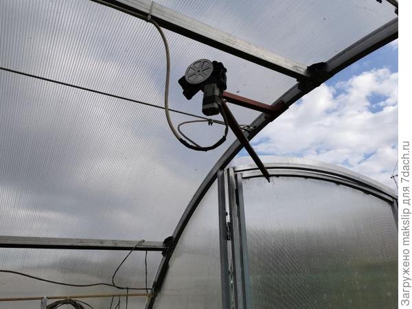 Линейный привод на двери/форточке