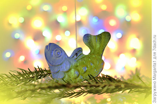 Золотая рыбка из картона