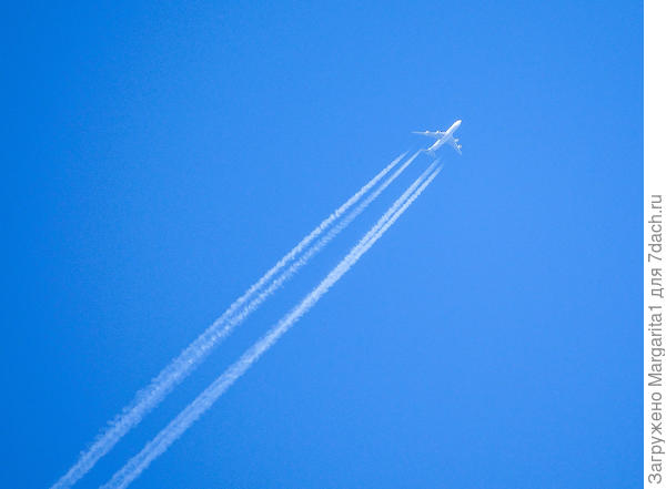 Разрезая тишину на части...